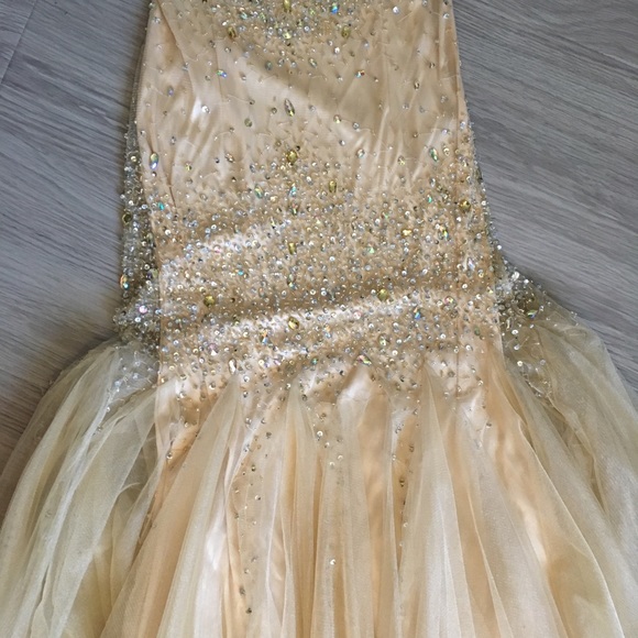 ✨Gorgeous Embelished Dress - Picture 3 of 8